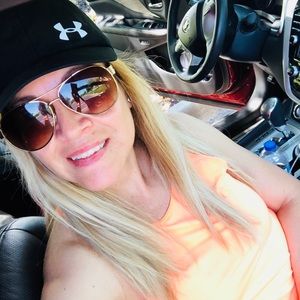 Meet your Posher, Elsa